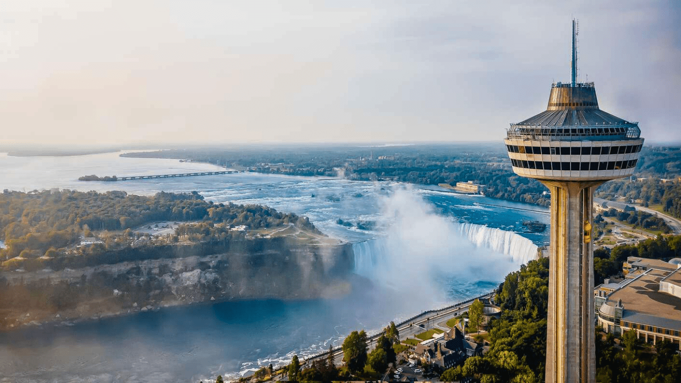 Skylon-Tower-ngam-toan-canh-thac-Niagara-01