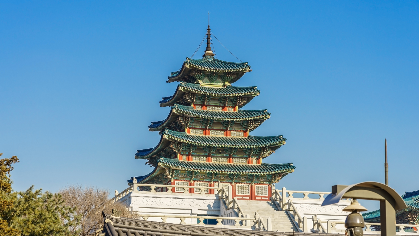 Han Quoc Cung dien Hoang Gia