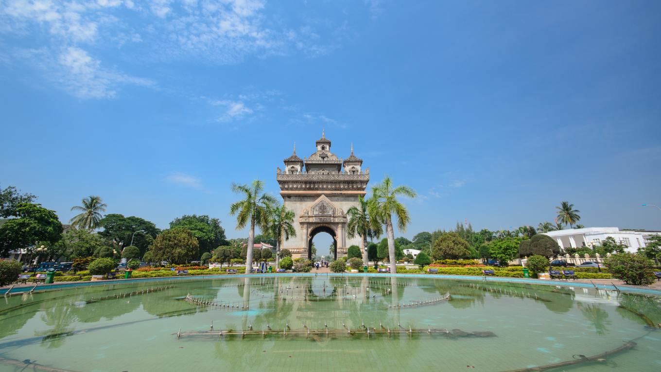 tuong dai chien thang patuxay lao 2
