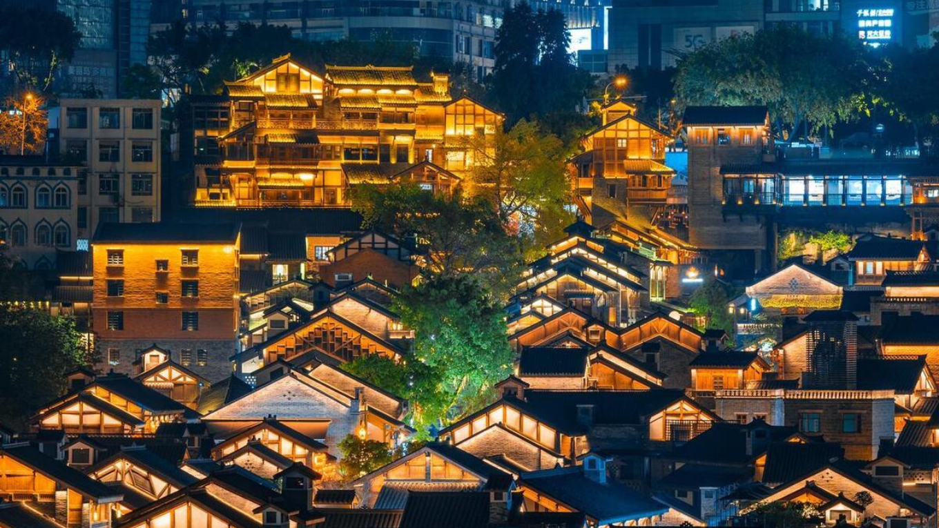 trung-khanh-pho-co-thap-bat-de-2