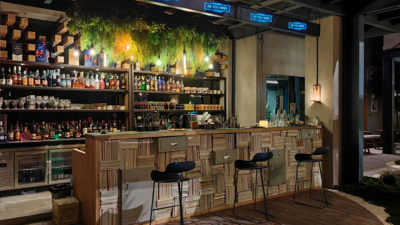 trung khanh quan bar tang ca 2