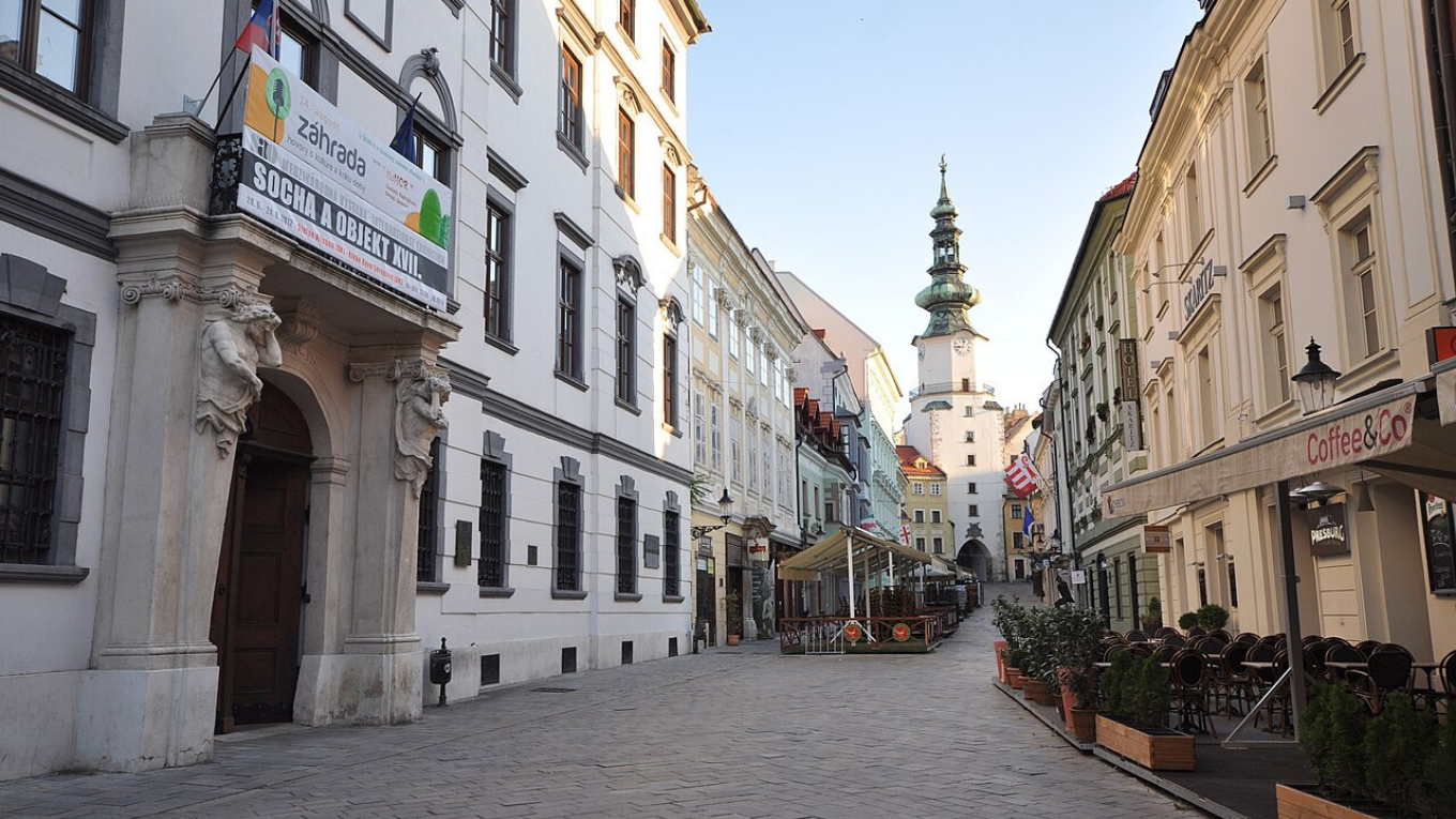 Cổng Michael Bratislava Slovakia (2)