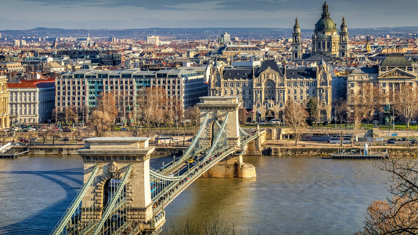 Szechenyi Chain Bridge (3)