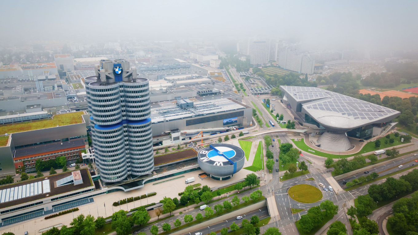 TAY AU - BAO TANG BMW